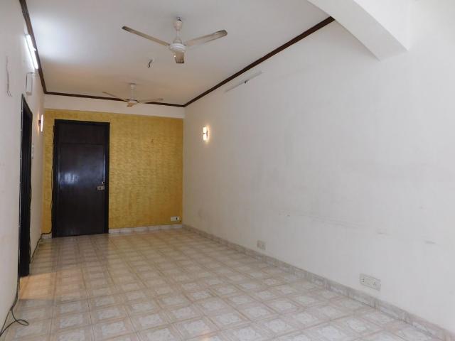 Rental | 1 BHK 619 Sq.Ft. Apartment in Colaba