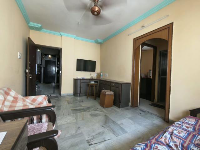 Rental | 1 BHK 650 Sq.Ft. Apartment in Vastu Anand Apartment