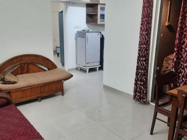Rental | 1 BHK 650 Sq.Ft. Apartment in Brookside Apartment