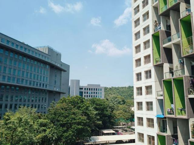 Rental | 1 BHK + 650 Sq.Ft. Apartment in Kohinoor Tinsel Town Phase 2