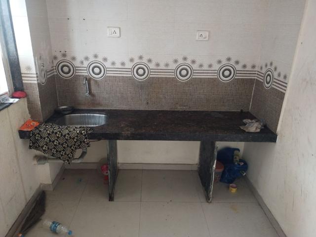 Rental | 1 BHK 650 Sq.Ft. Apartment in Niharika CHS