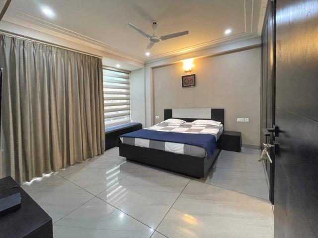 Rental | 1 BHK 650 Sq.Ft. Apartment in Saket