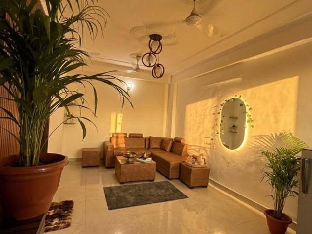 Rental | 1 BHK 700 Sq.Ft. Apartment in Saket