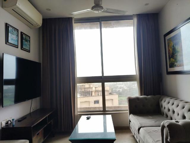 Rental | 1 BHK + 800 Sq.Ft. Apartment in Hiranandani Estate