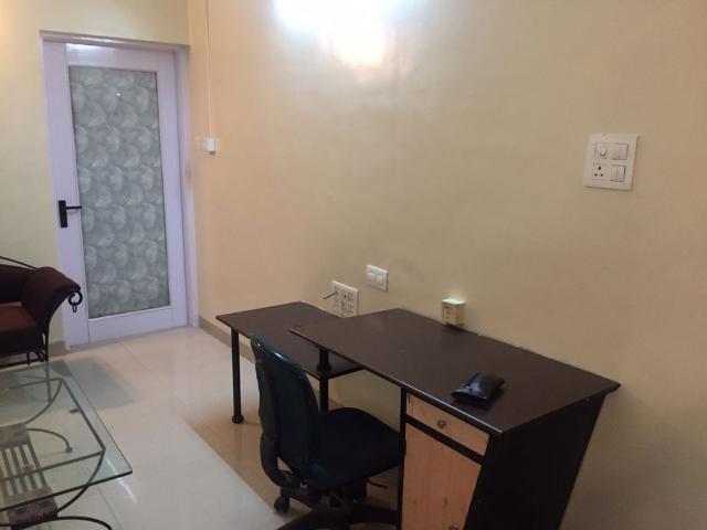 Rental | 1 BHK 800 Sq.Ft. Apartment in Naiknavare Trinity Court