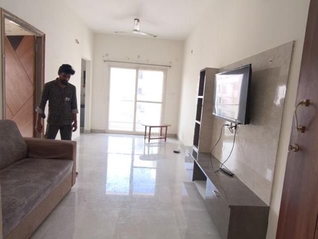 Rental | 1 BHK 900 Sq.Ft. Apartment in Sri Nilayam Kondapur