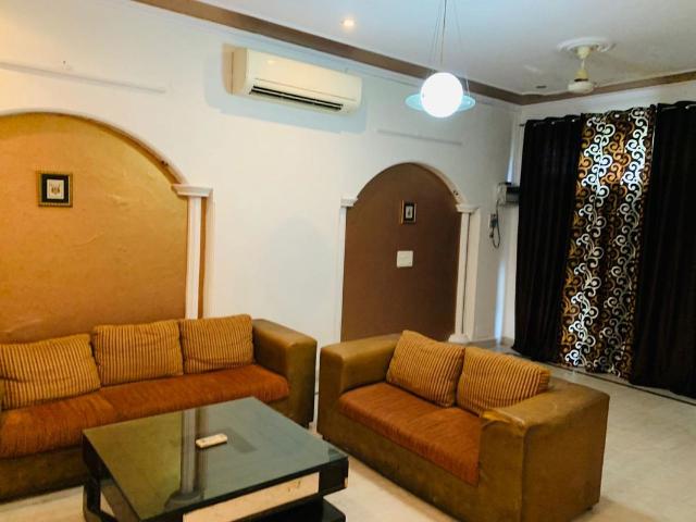 Rental | 1 BHK + 935 Sq.Ft. Independent House in Sector 14
