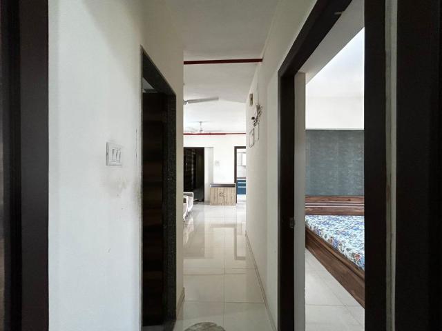 Rental | 1 BHK + Basement 370 Sq.Ft. Apartment in Metropolis Bayside