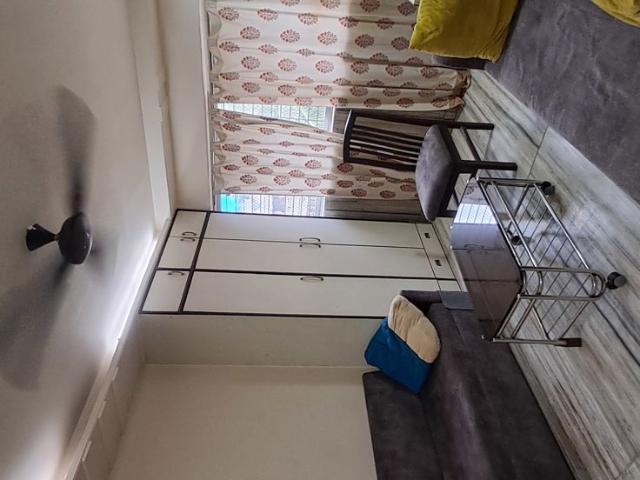 Rental | 1 BHK + Extra Room 450 Sq.Ft. Apartment in Malad Apartment