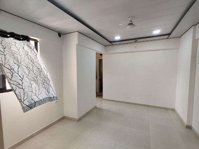 Rental | 1 BHK + Extra Room 450 Sq.Ft. Apartment in Runwal Gardens