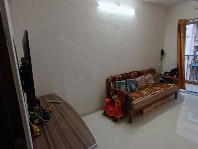 Rental | 1 BHK + Extra Room 715 Sq.Ft. Apartment in Bhavya Oyster Marina