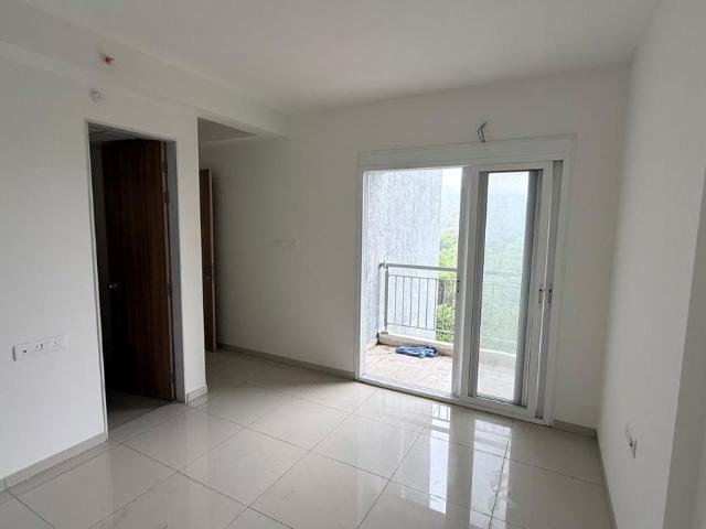 Rental | 1 BHK + Extra Room 300 Sq.Ft. Apartment in Metropolis Bayside