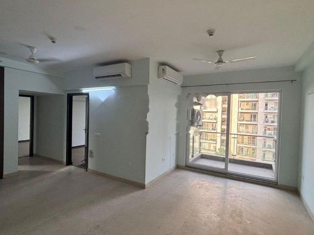 Rental | 1 BHK + Servant Room,Extra Room 4560 Sq.Ft. Apartment in Microtek Greenburg