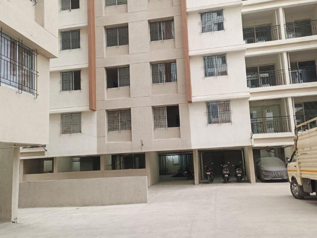 Rental | 1 BHK + Servant Room,Study Room,Extra Room 450 Sq.Ft. Apartment in Ishwar Parmar River Residency