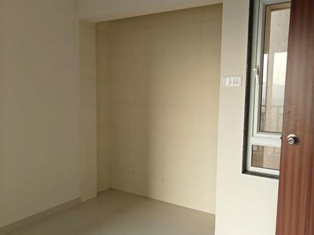 Rental | 1 BHK + Servant Room 350 Sq.Ft. Apartment in Metropolis Bayside
