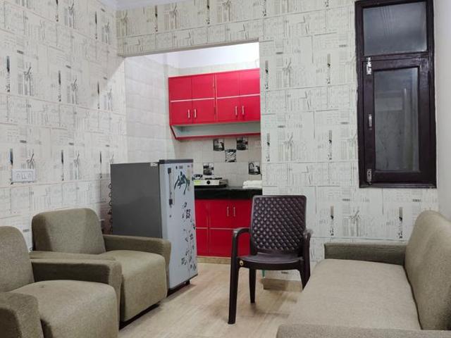 Rental | 1 BHK + Servant Room 450 Sq.Ft. Apartment in Chattarpur