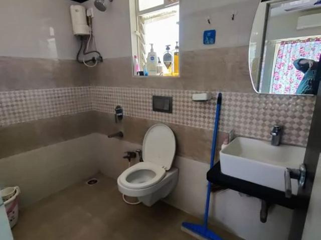Rental | 1 BHK + Servant Room 600 Sq.Ft. Apartment in Metropolis Bayside