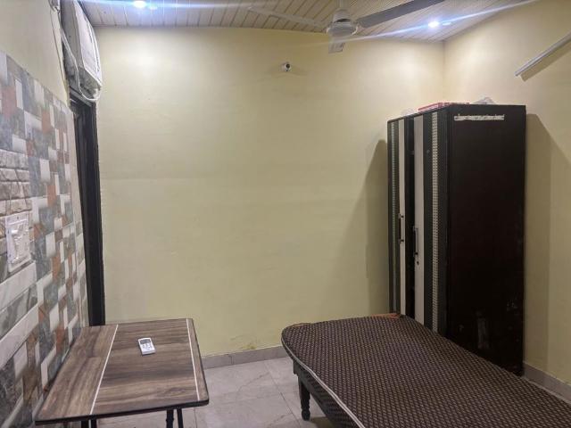 Rental | 1 BHK + Study Room 400 Sq.Ft. Apartment in Sector 33