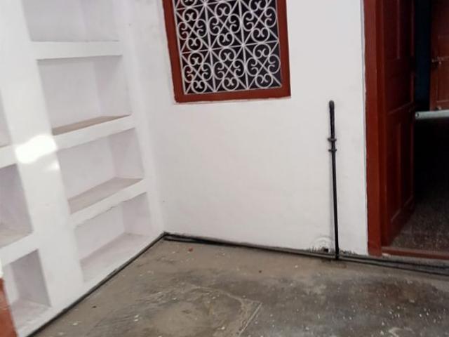 Rental | 1 BHK + Study Room 1000 Sq.Ft. Villa in Aliganj