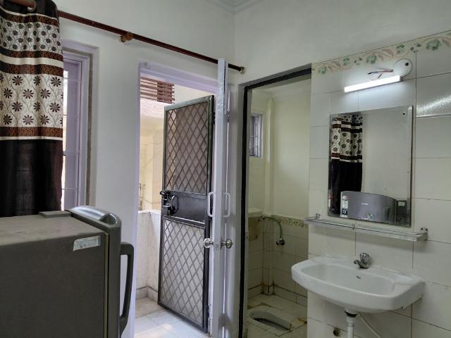 Rental | 1 BHK + Store Room 600 Sq.Ft. Apartment in Vasant Kunj