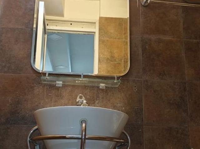 Rental | 1 BHK + Pooja Room,Extra Room,Basement 300 Sq.Yd. Apartment in Sushant Lok I