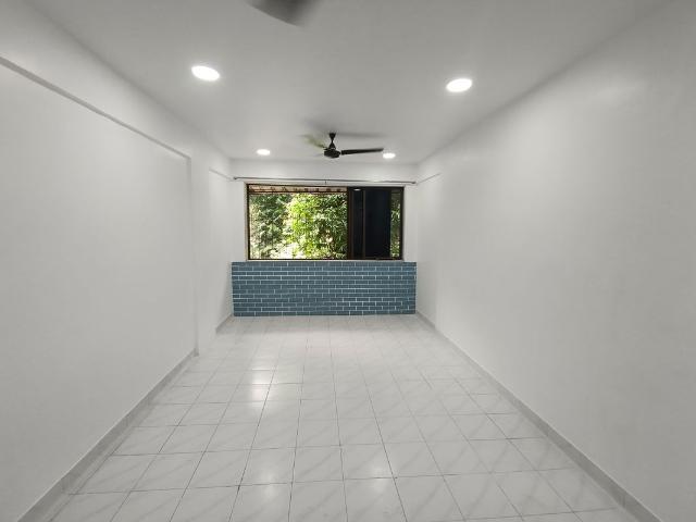 Rental | 1 BHK + Pooja Room,Servant Room,Extra Room 650 Sq.Ft. Apartment in Navjeevan Society