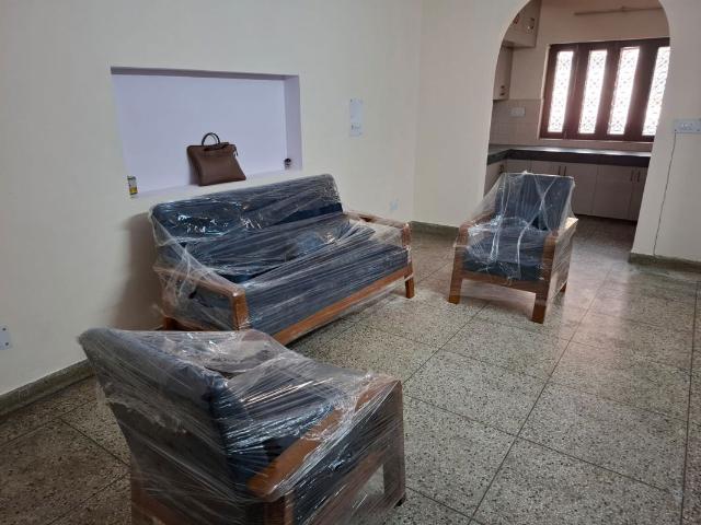 Rental | 1 BHK + Pooja Room,Servant Room,Extra Room 710 Sq.Ft. Independent House in Sector 55