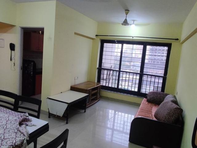 Rental | 1 BHK + Pooja Room,Servant Room,Study Room,Extra Room,Basement,Store Room 450 Sq.Ft. Apartment in K Raheja Palm Court J Building
