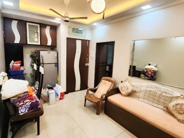 Rental | 1 BHK + Prayer Room 500 Sq.Ft. Apartment in Bandra West