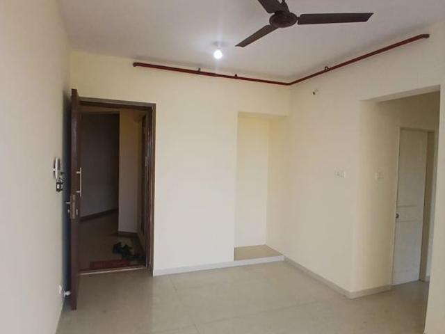 Rental | 1 BHK + Prayer Room,Servant Room,Study Room,Extra Room,Basement,Store Room 450 Sq.Ft. Apartment in Vijay Orovia