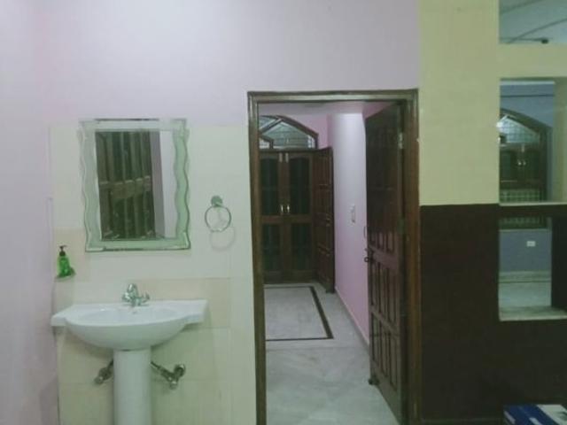 Rental | 1 BHK + Prayer Room,Servant Room,Study Room,Extra Room,Basement,Store Room 790 Sq.Ft. Independent House in Sector 4