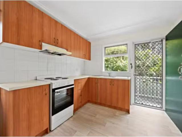 Deal! 1 BR 4/54 Mount Keira Rd, West Wollongong Apartment for.