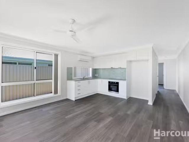 Nice 1 BR 4A Camelia Drive, BARGARA, QLD 4670 Duplex for Rent