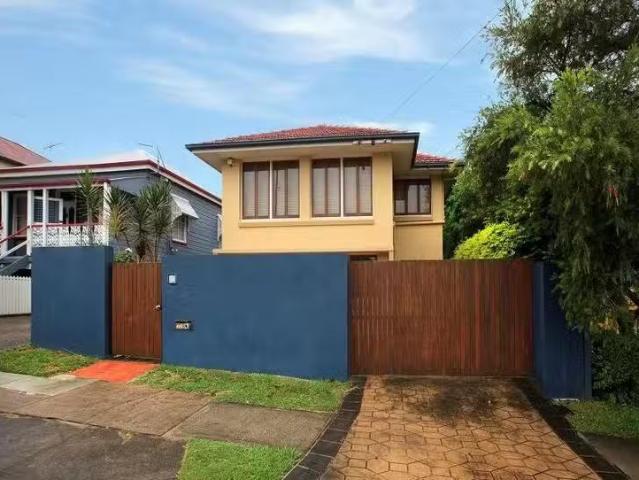 Just in! 1 BR 6/309 Cornwall Street, Greenslopes, QLD 4120