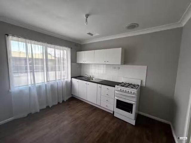 Just in! 1 BR 7/1009 Wewak Street, North Albury Apartment for.