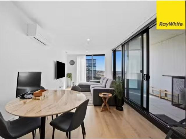 Nice 1 BR 1006/81 83 Cooyong Street, REID Apartment for rent.