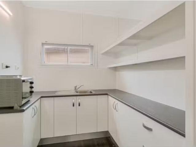 Deal! 1 BR 1/108 Marine Parade, KINGSCLIFF Apartment for rent.