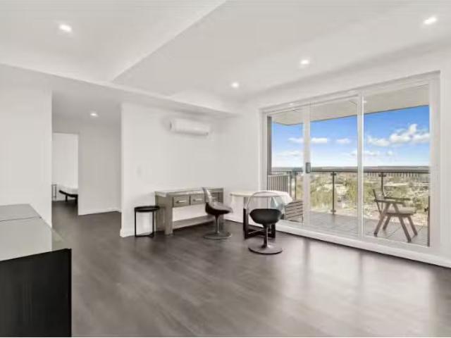 Charming 1 BR 1308/5 Second Avenue, Blacktown Apartment for re.