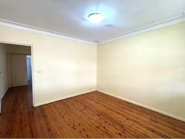 For Rent! 1 BR 1/68 Queens Road, Hurstville Apartment for rent.