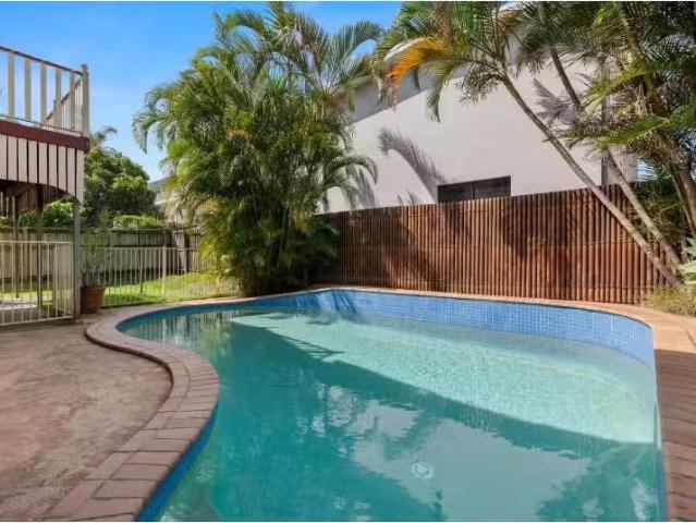 For Rent! 1 BR 183 Golden Four Drive, BILINGA Apartment for re.