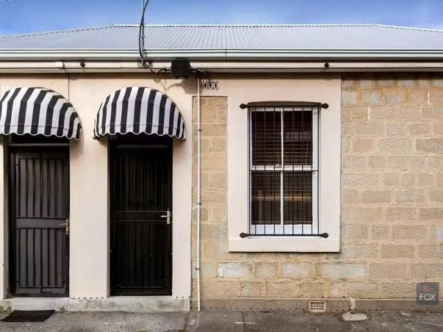 Rental! 1 BR 18 Frederick Street, Adelaide Apartment for rent.