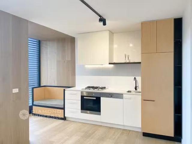 Cozy 1 BR 202/33 Coventry Street, Southbank, VIC 3006