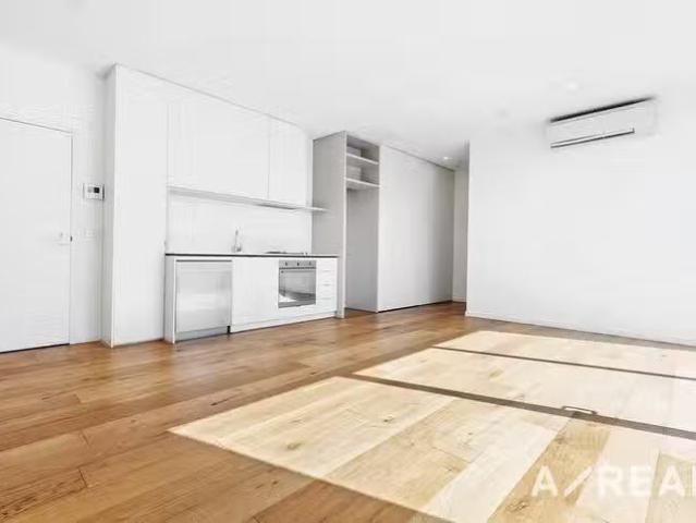 Cheap 1 BR 204/307 Barkers Road, Kew, VIC 3101