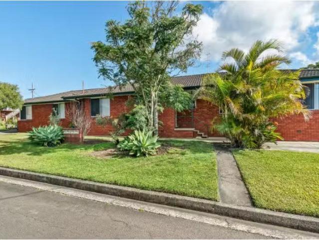 Charming 1 BR 2/10 Daphne Street, Corrimal Apartment for rent.