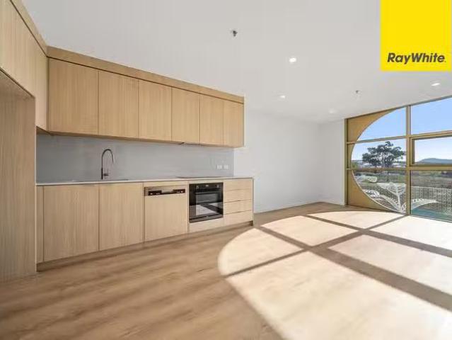 Charming 1 BR 215/17 Summerfield Close, Denman Prospect, ACT 2.