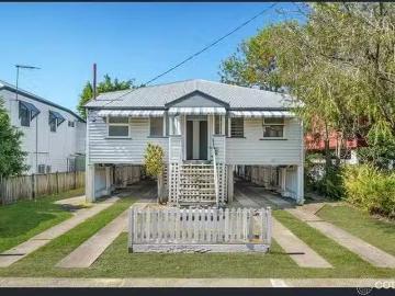 Cozy 1 BR 2/17 Fourth Avenue, Sandgate, QLD 4017
