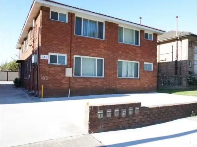 Cozy 1 BR 2/243 The Horsley Drive, Fairfield East Apartment fo.