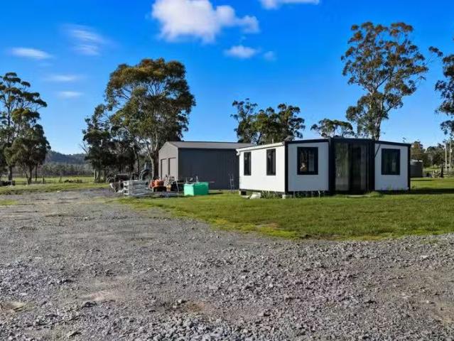 Unique 1 BR 226 Larcombes Road, REEDY MARSH, TAS 7304 Flat f.