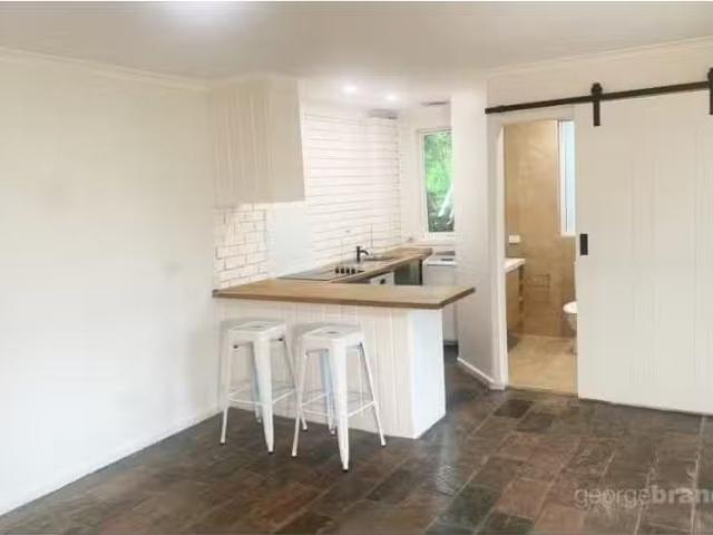 Cheap 1 BR 2/7 Cottee Crescent, Terrigal Apartment for rent L.