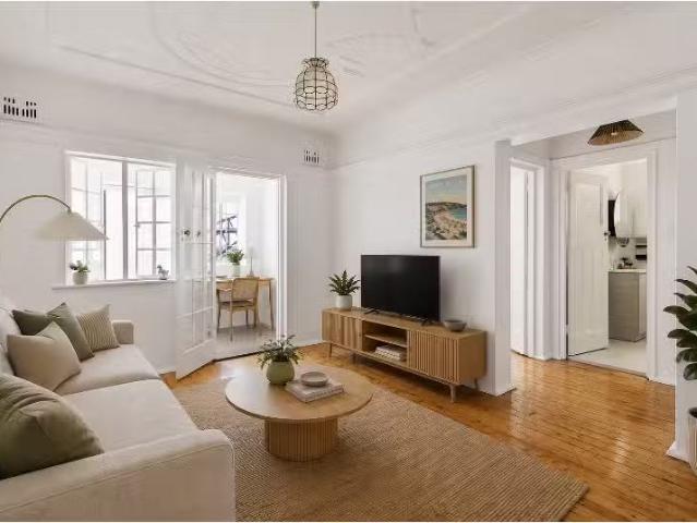 Deal! 1 BR 2/7 East Crescent, Mc Mahons Point Apartment for re.